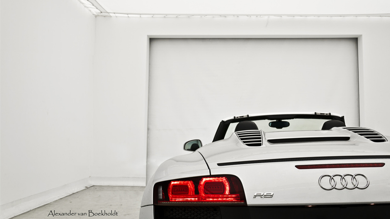 Illustration for article titled Audi R8 V10 Spyder: Pure Car Porn